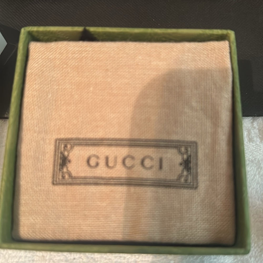 925 Gucci Silver Ring with Blue Detailing - Picture 5 of 6